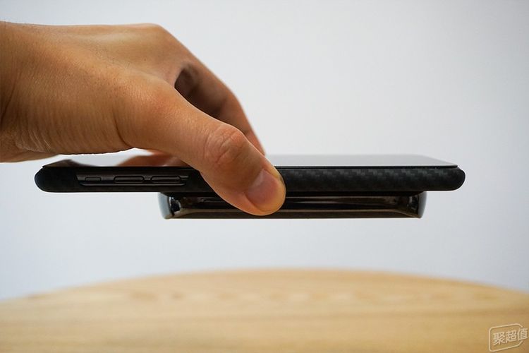 电宝体验：行走的无线充办公室充电利器pg