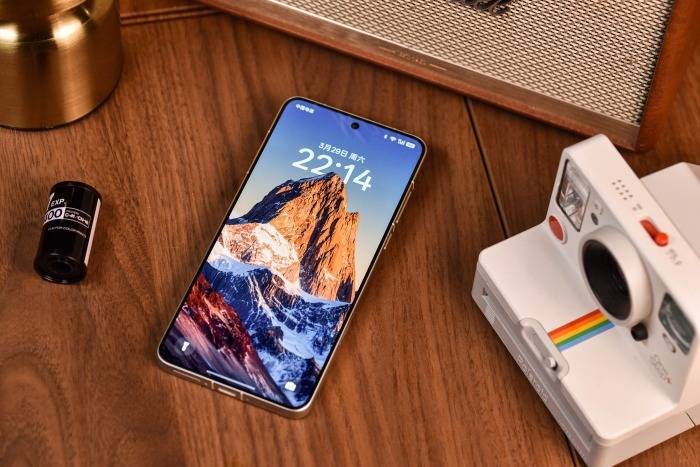 Ultra：轻薄与影像巅峰的完美融合！pg电子平台OPPO Find X8(图3)